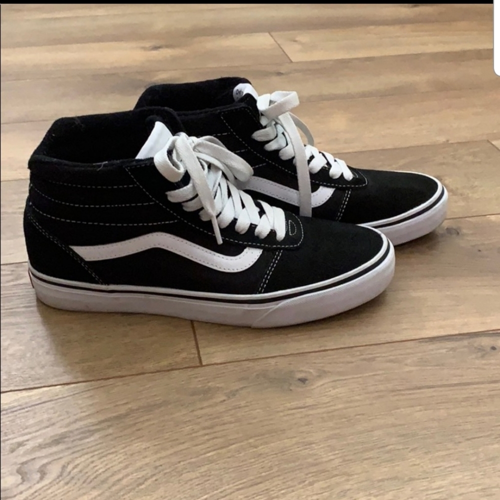 VANS HIGH TOPS